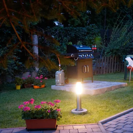 Guest With Large Sunny Terrace Homestay szállás *